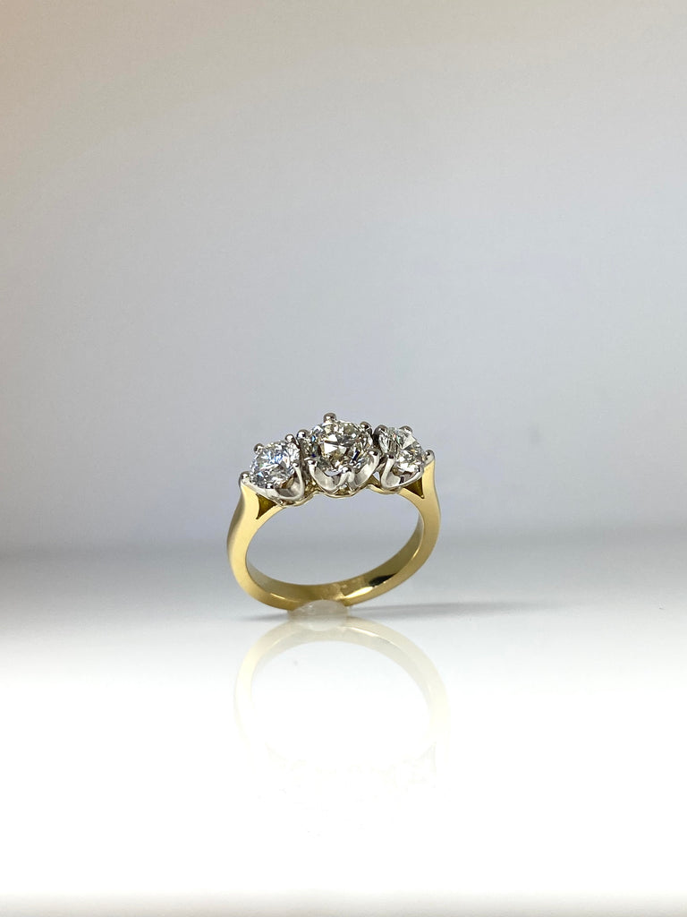 18CT TRILOGY RING TOTAL 2.00CT