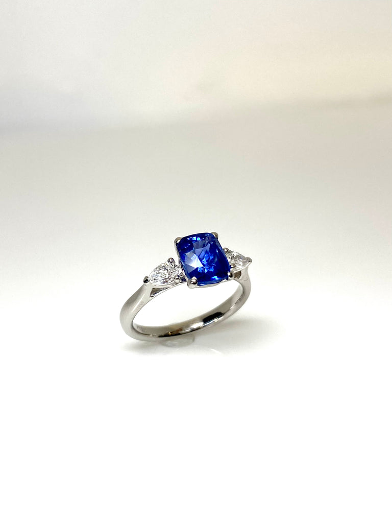 PLATINUM 2.00CT SRI LANKAN SAPPHIRE WITH 40PT DIAMONDS RING