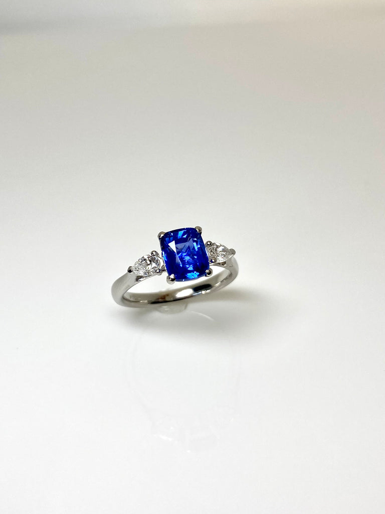 PLATINUM 2.00CT SRI LANKAN SAPPHIRE WITH 40PT DIAMONDS RING