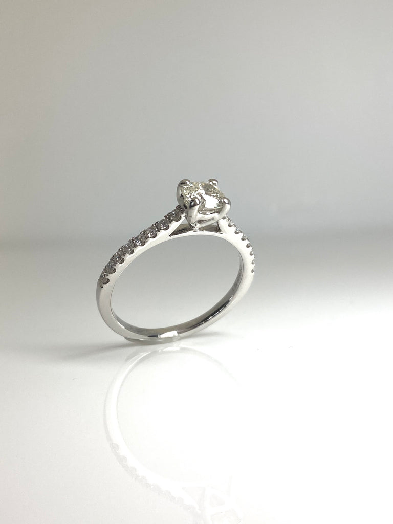 PLATINUM 76PT DIAMOND RING SOLITAIRE WITH SHOULDERS