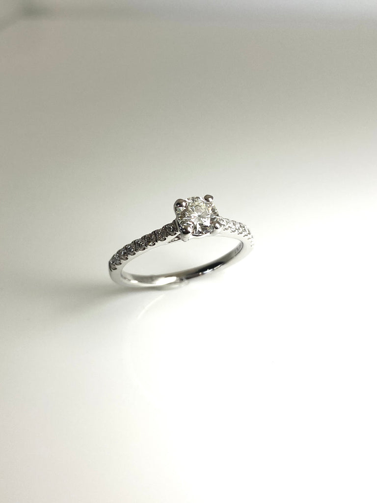 PLATINUM 76PT DIAMOND RING SOLITAIRE WITH SHOULDERS