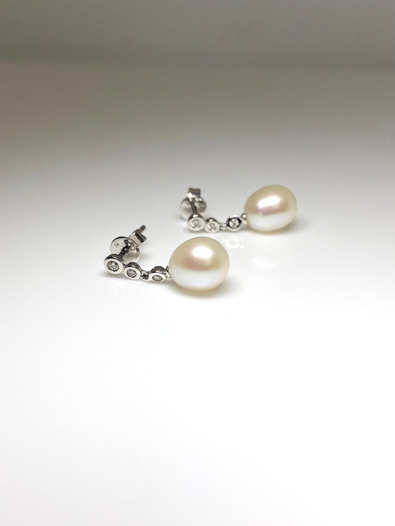 9CT WHITE GOLD PEARL AND DIAMOND DROP EARRINGS