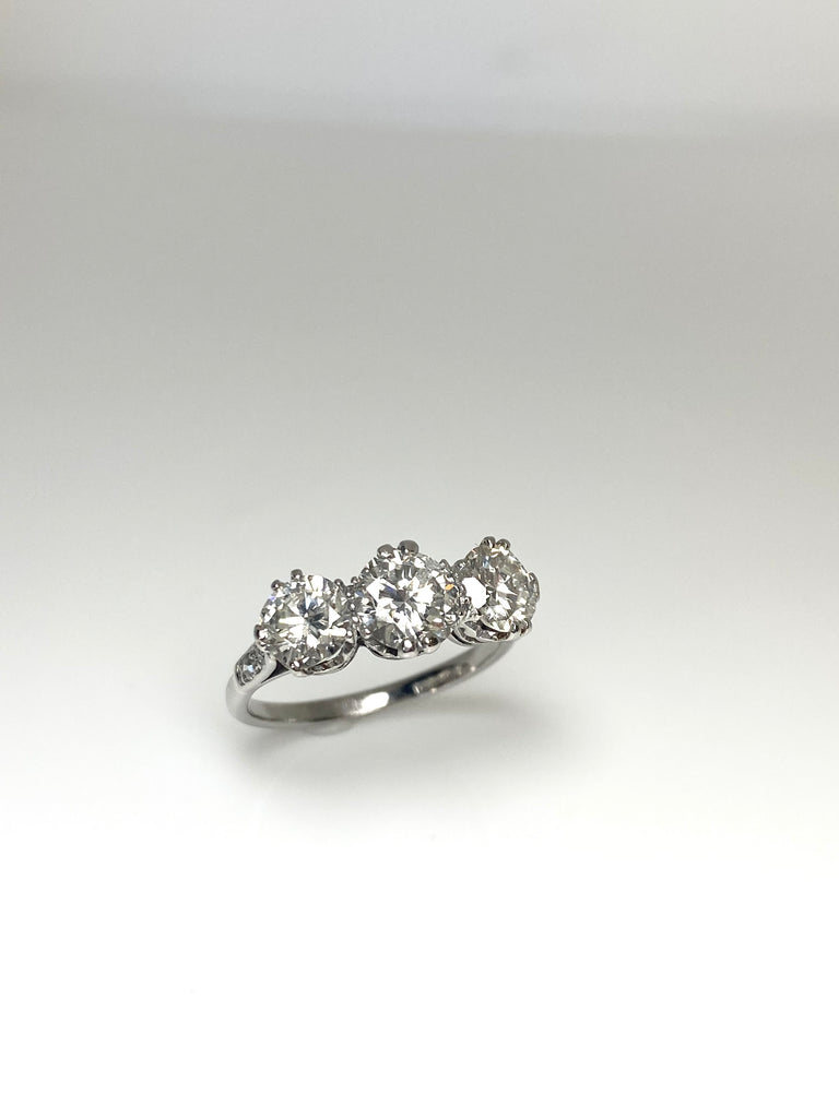 PLATINUM 2.60CT VINTAGE TRILOGY DIAMOND RING