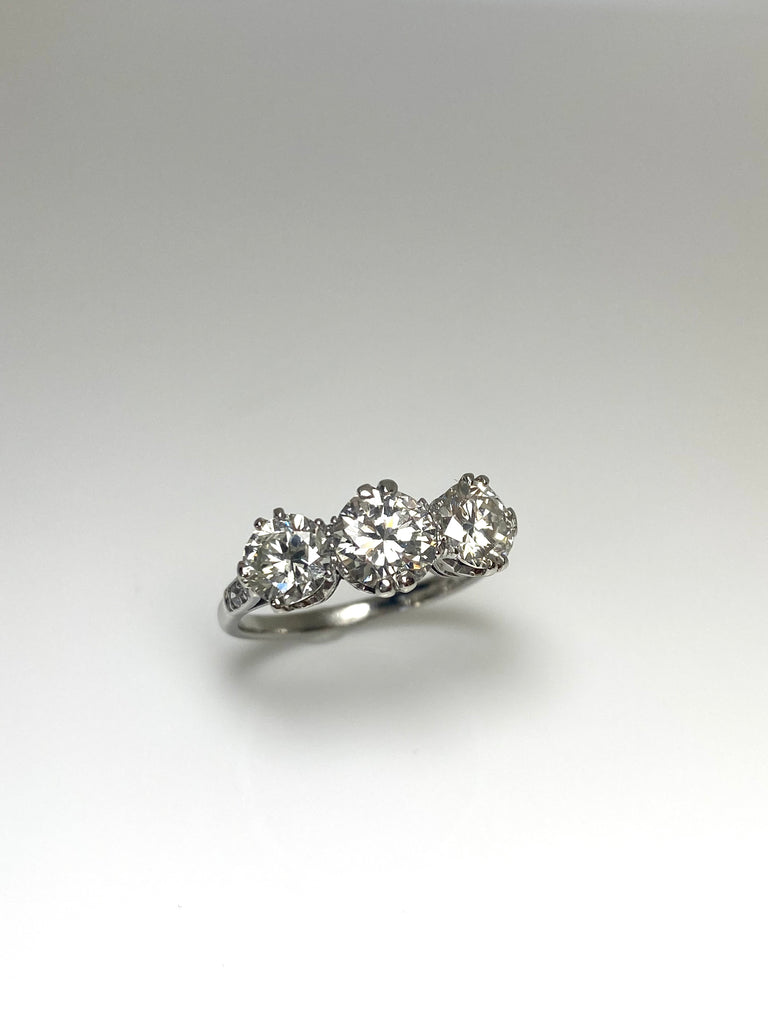 PLATINUM 2.60CT VINTAGE TRILOGY DIAMOND RING