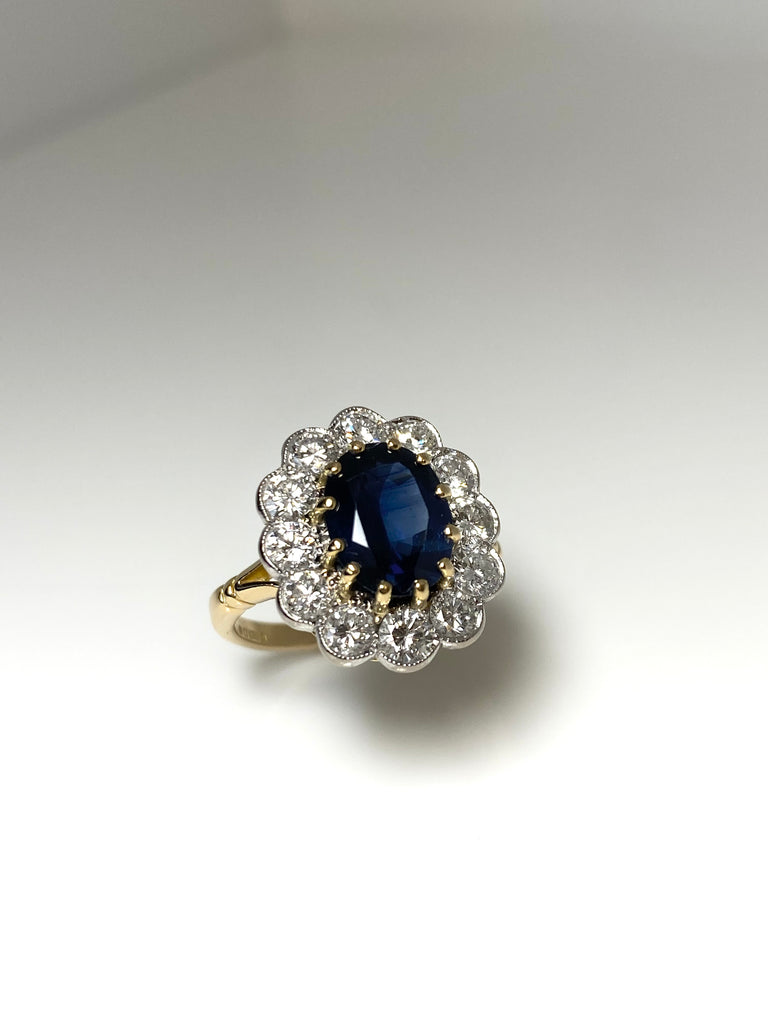 18CT GOLD 2.18CT AUSTRALIAN SAPPHIRE DIAMOND CLUSTER RING