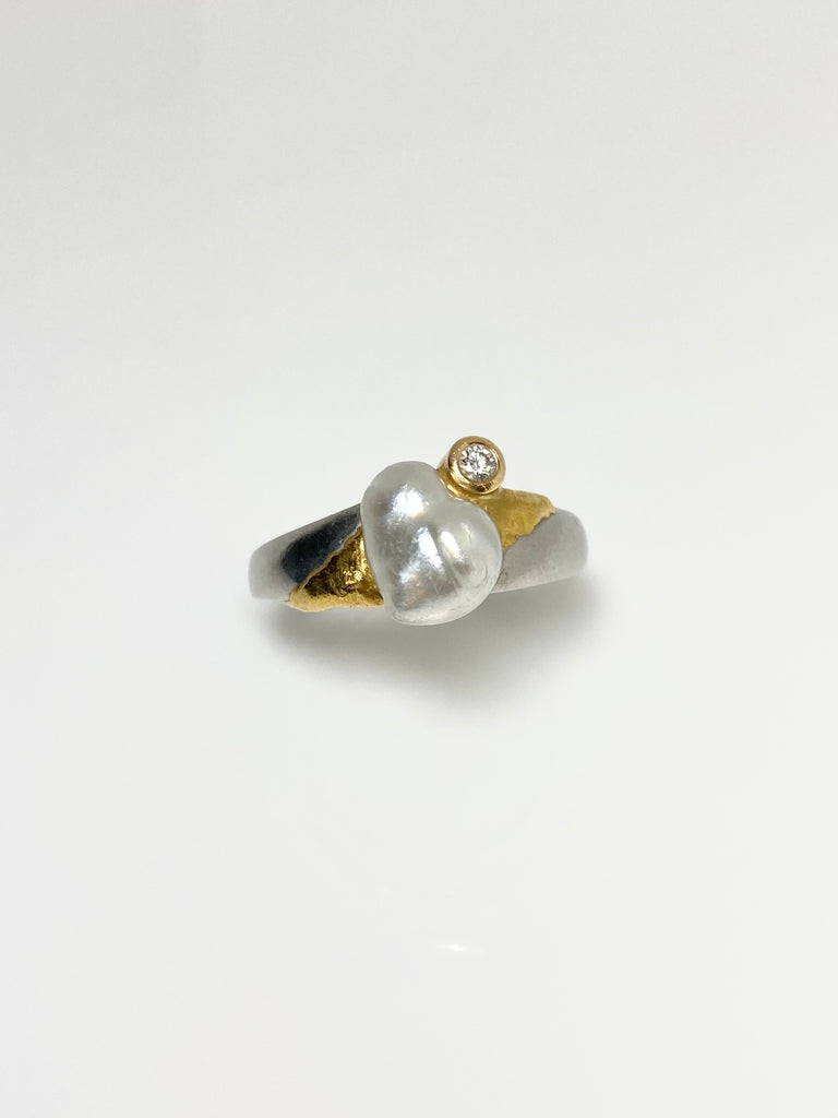 18CT YELLOW GOLD AND PLATINUM PEARL RING