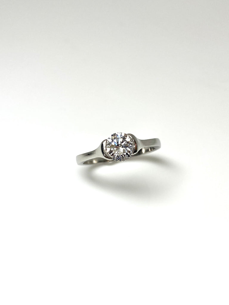 PLATINUM 75PT D VS2 DIAMOND SOLITAIRE RING