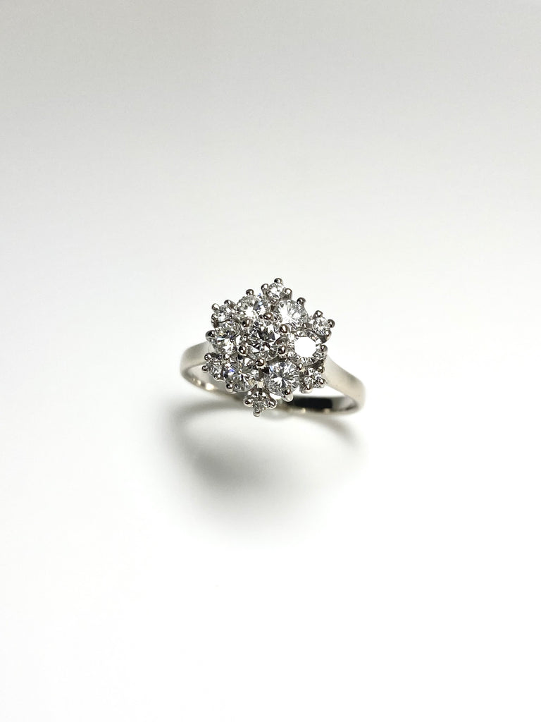 PRE-LOVED 1.30CTS DIAMOND CLUSTER IN 18CT WHITE GOLD