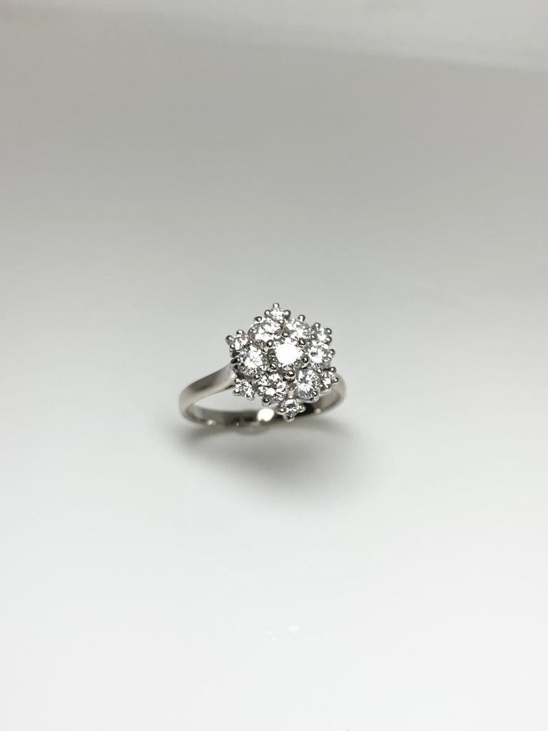 PRE-LOVED 1.30CTS DIAMOND CLUSTER IN 18CT WHITE GOLD