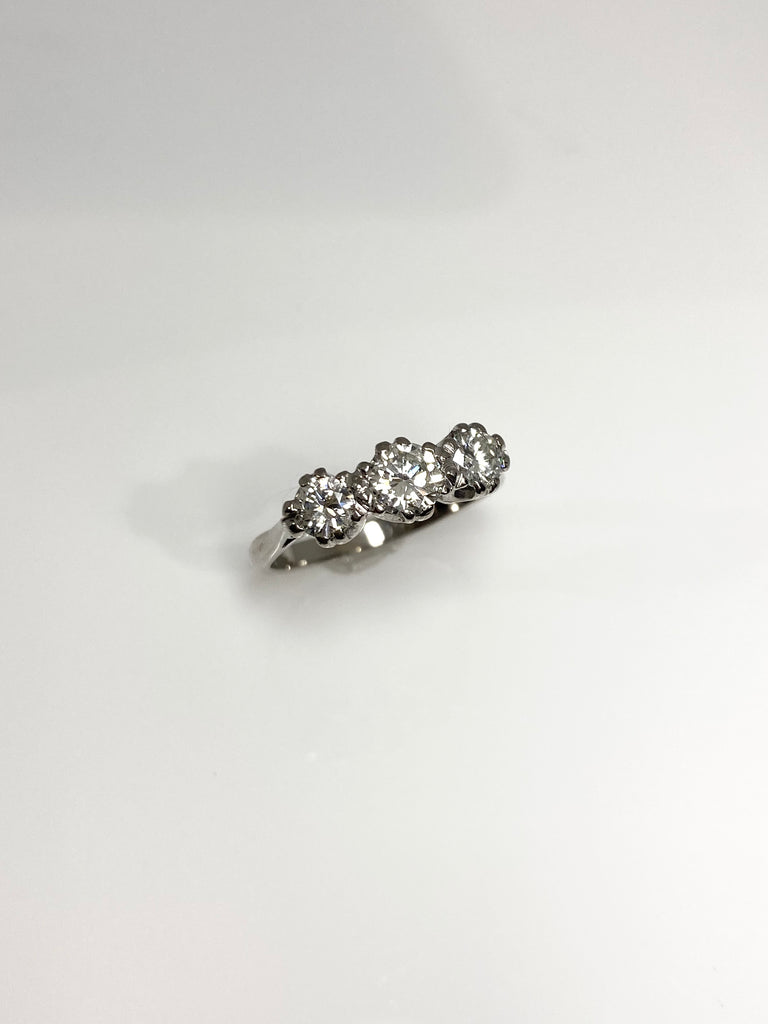 VINTAGE 18CT WHITE GOLD 1.00CT DIAMOND TRILOGY RING