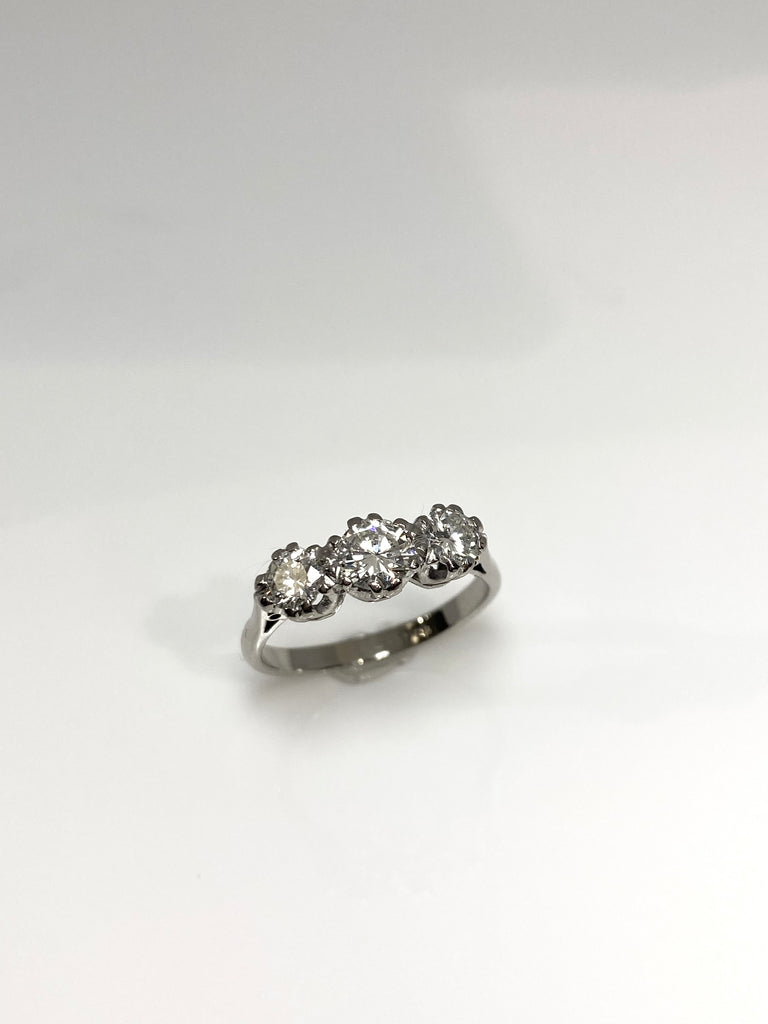 VINTAGE 18CT WHITE GOLD 1.00CT DIAMOND TRILOGY RING