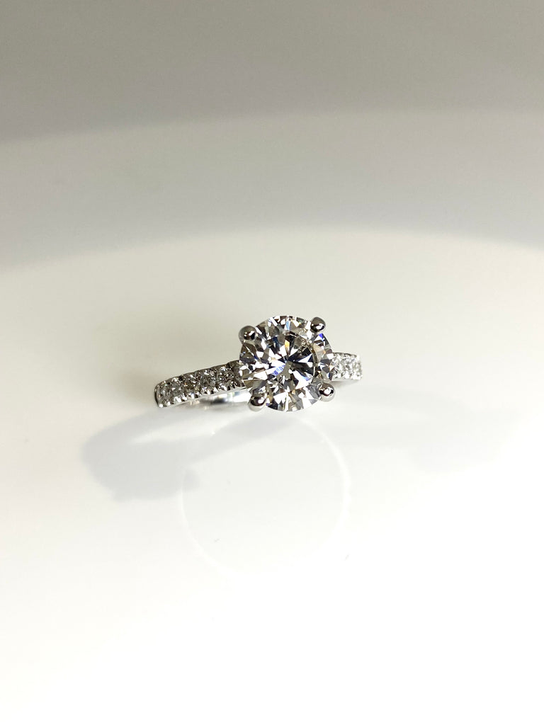 PLATINUM 2.35CT DIAMOND SOLITAIRE WITH SHOULDERS