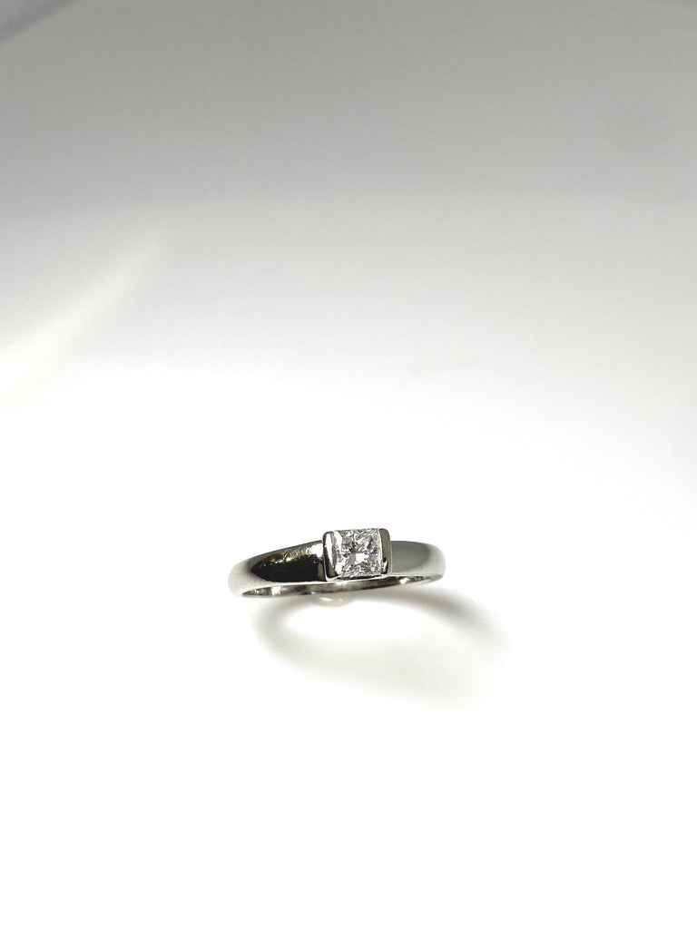 PLATINUM 31PT PRINCESS CUT SOLITAIRE RING