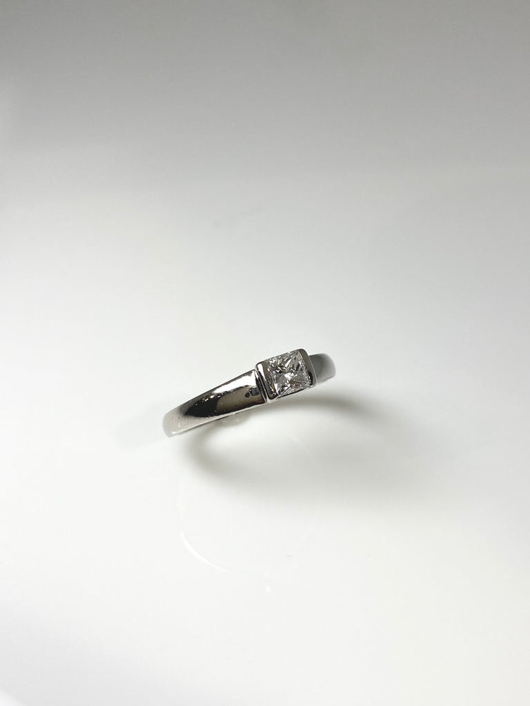 PLATINUM 31PT PRINCESS CUT SOLITAIRE RING