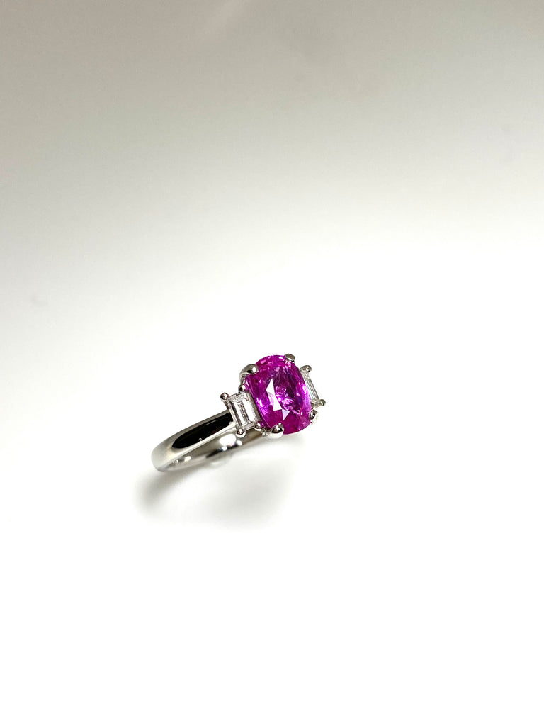 PLATINUM 1.61CT PINK SAPPHIRE WITH BAGUETTE DIAMONDS