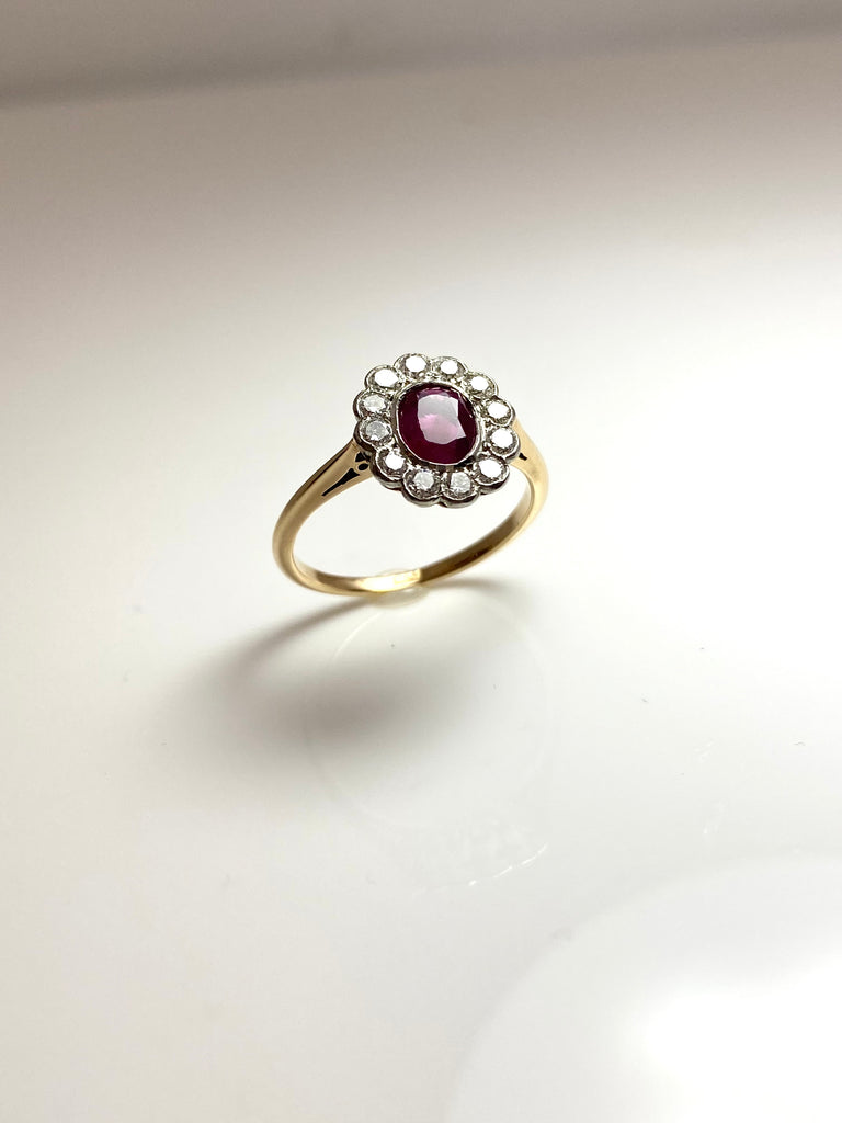 VINTAGE RUBY AND DIAMOND CLUSTER RING