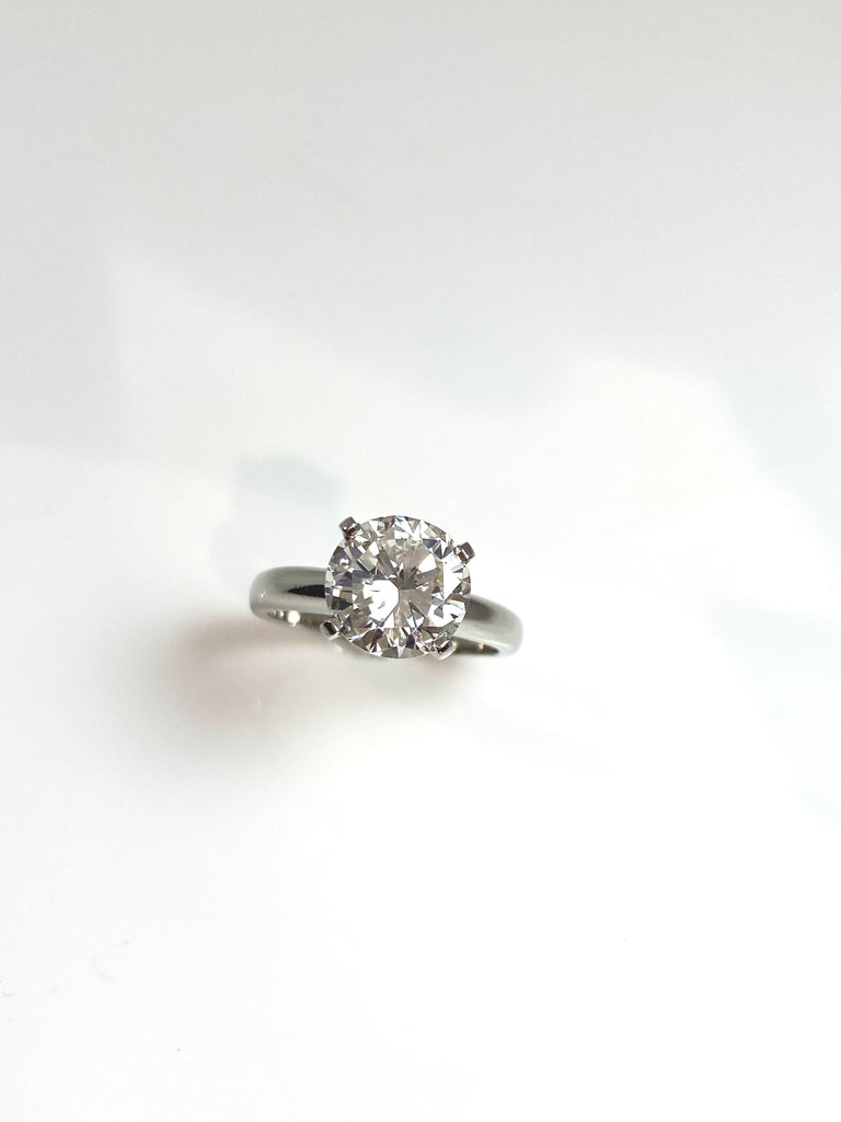 PLATINUM 2.12CT DIAMOND SOLITAIRE RING