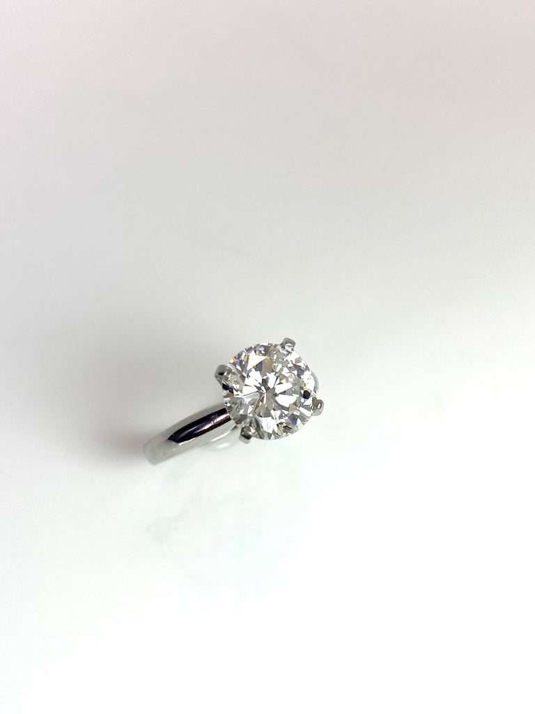 PLATINUM 2.12CT DIAMOND SOLITAIRE RING