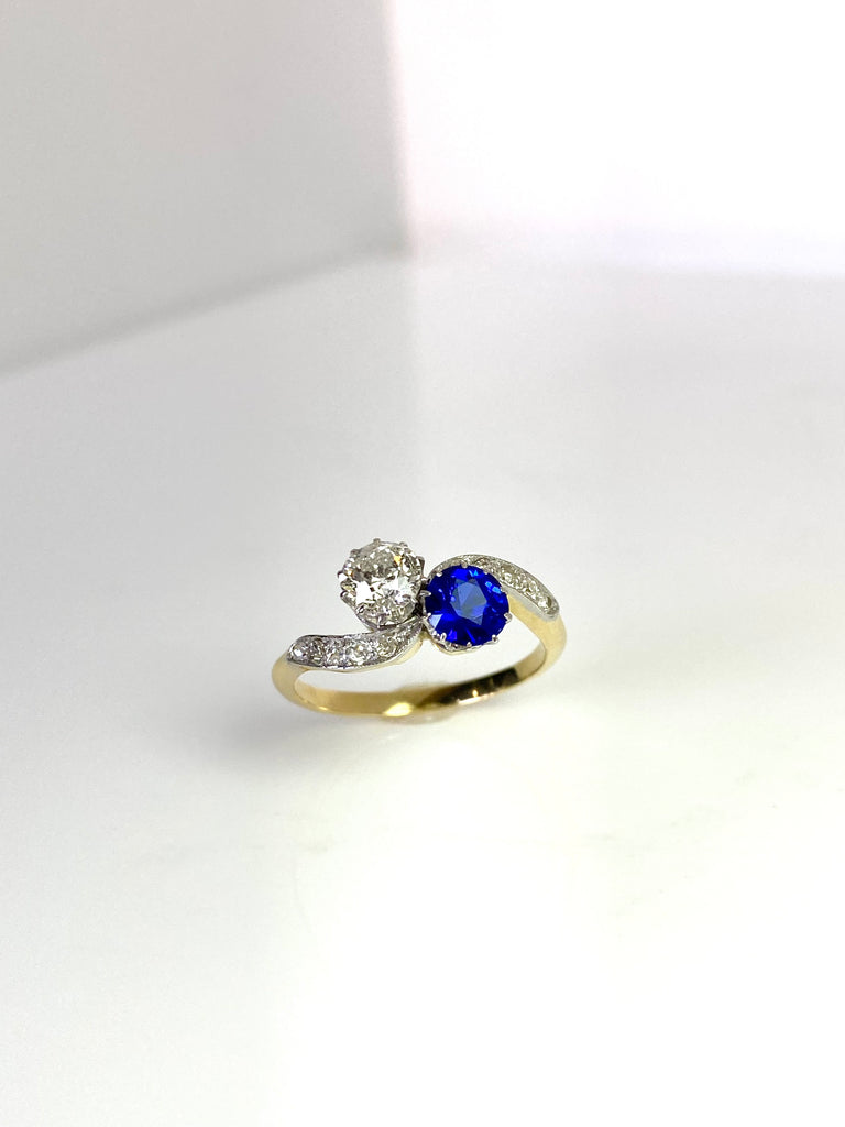 18CT VICTORIAN DIAMOND AND SAPPHIRE TWIST RING