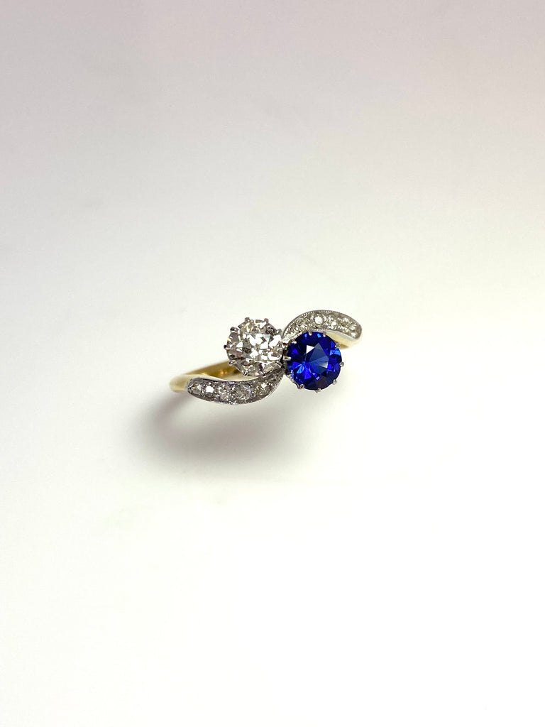 18CT VICTORIAN DIAMOND AND SAPPHIRE TWIST RING