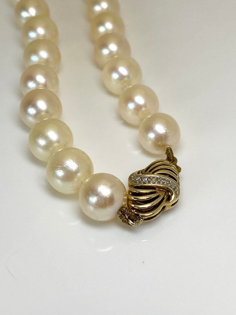 VINTAGE 16'' CULTURED PEARL NECKLACE