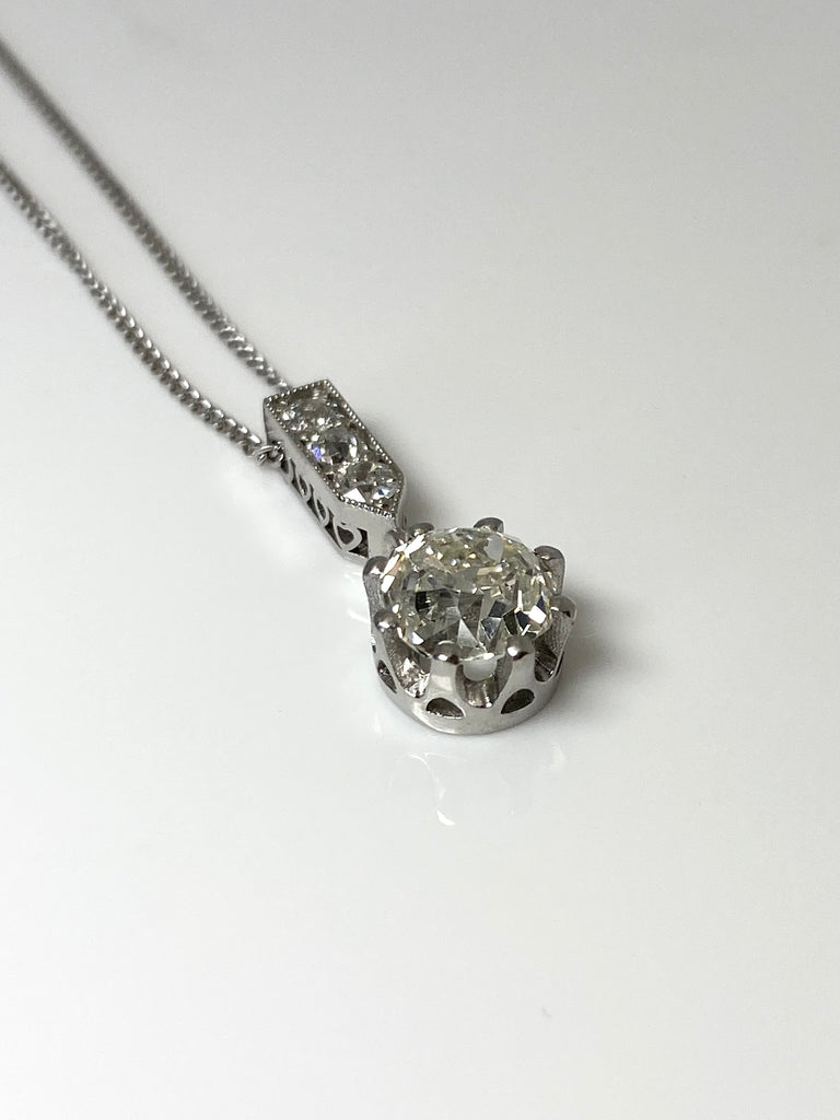 18CT DIAMOND DROP PENDANT 2.05CT TOTAL